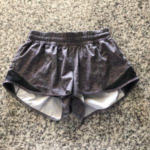 Lululemon Hotty Hot Shorts 2.5" Size 6